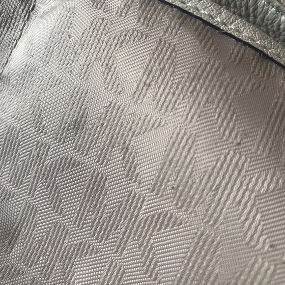 MICHAEL Michael Kors Julia Ecru Medium Shoulderbag- Snakeskin pattern - Picture 6 of 10